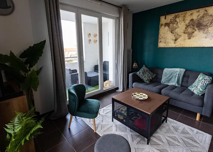 Chouette , Un T3 Cozy Proche Du Metro Et Parking Prive A Disposition Apartment